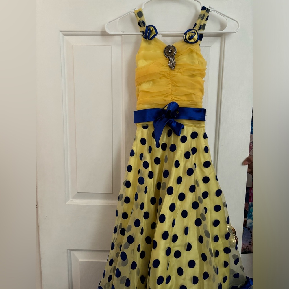 Girls dress